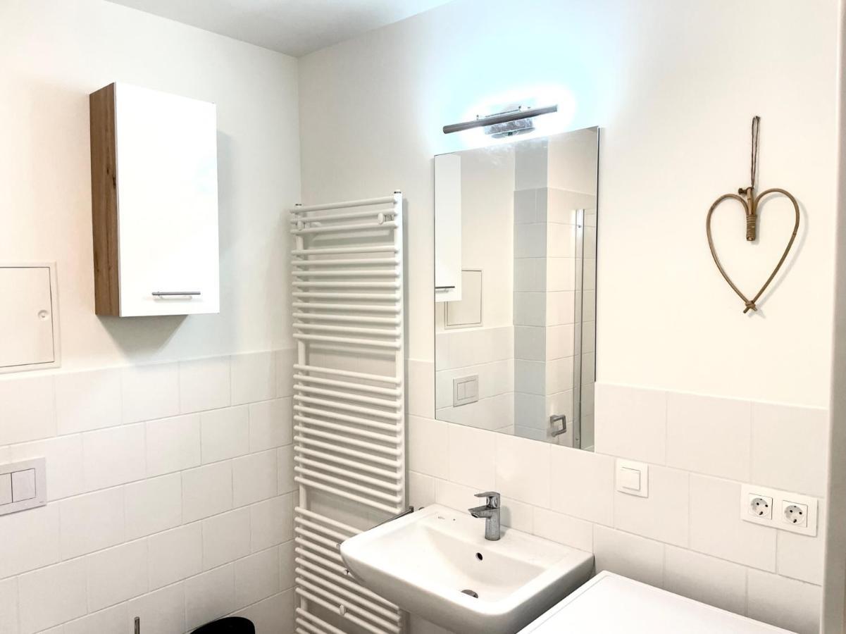 Central 55M2 Flat With Balcony & Parking ウィーン エクステリア 写真